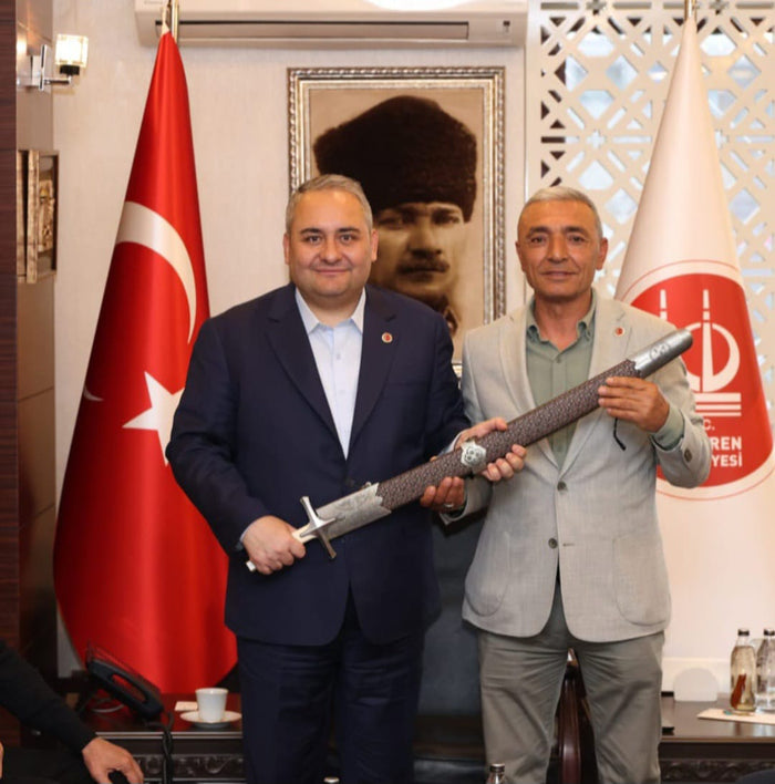 Belediye Kılıç Takdimi