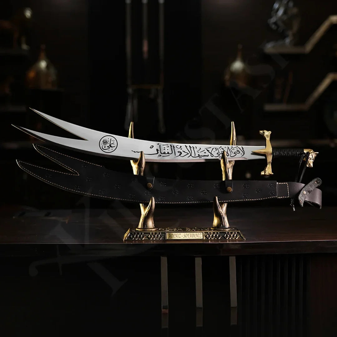 Kurtbaşlı Zülfikâr – Hz. Ali